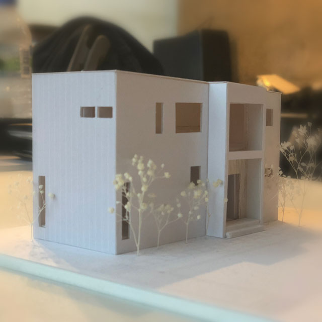山梨県に建つ２階リビングのデザイン住宅