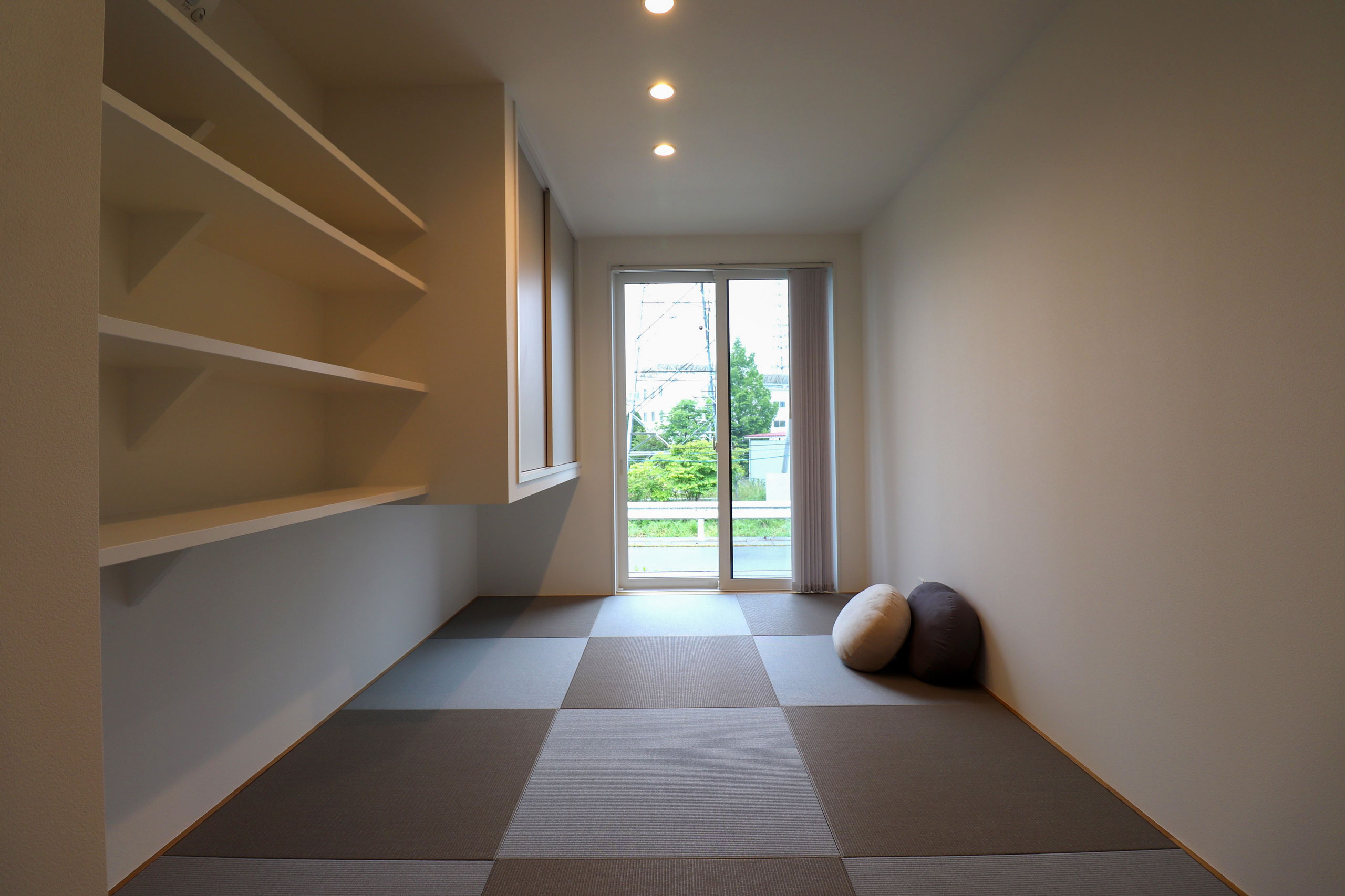 Japanese-style room
