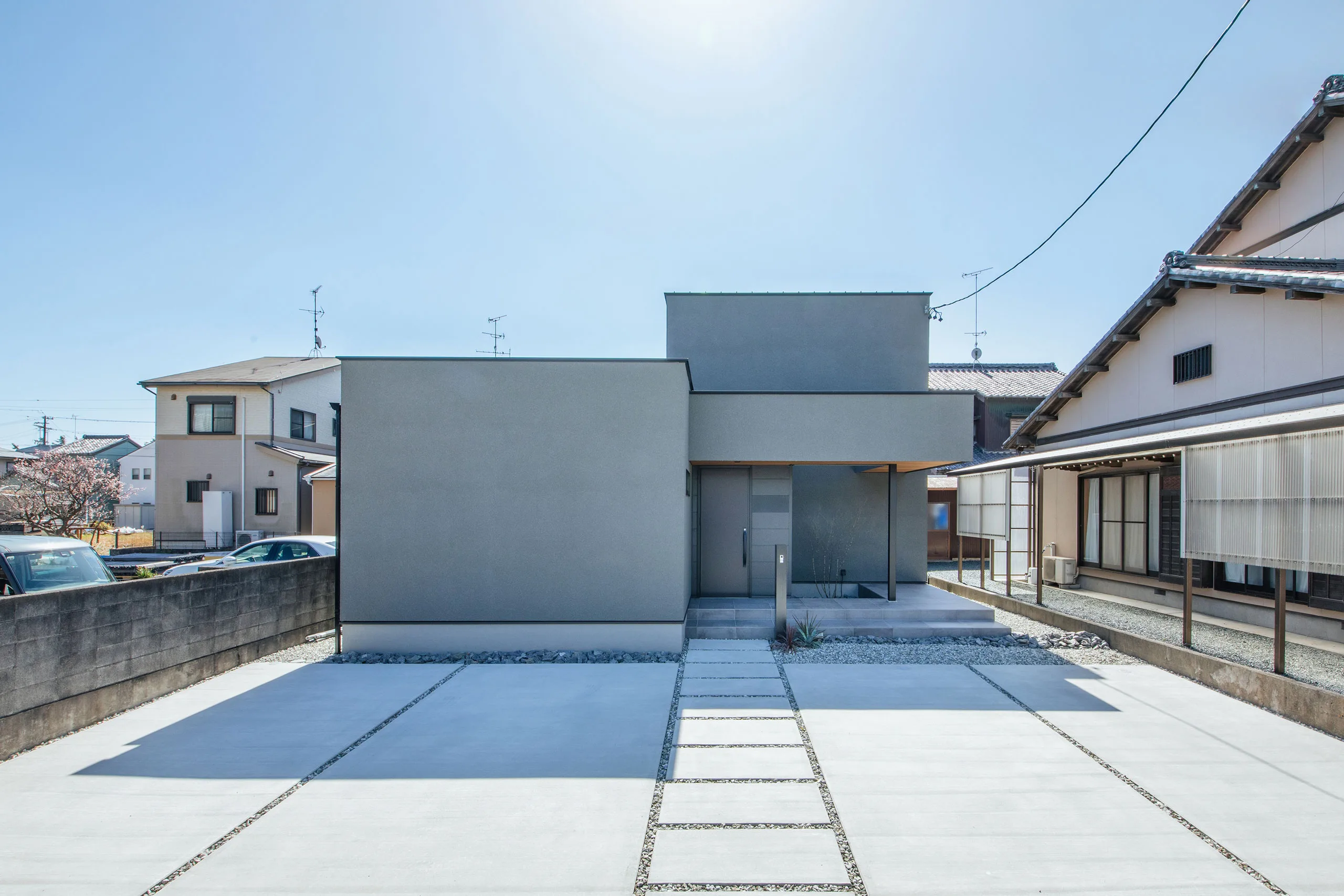 SY4 HOUSE