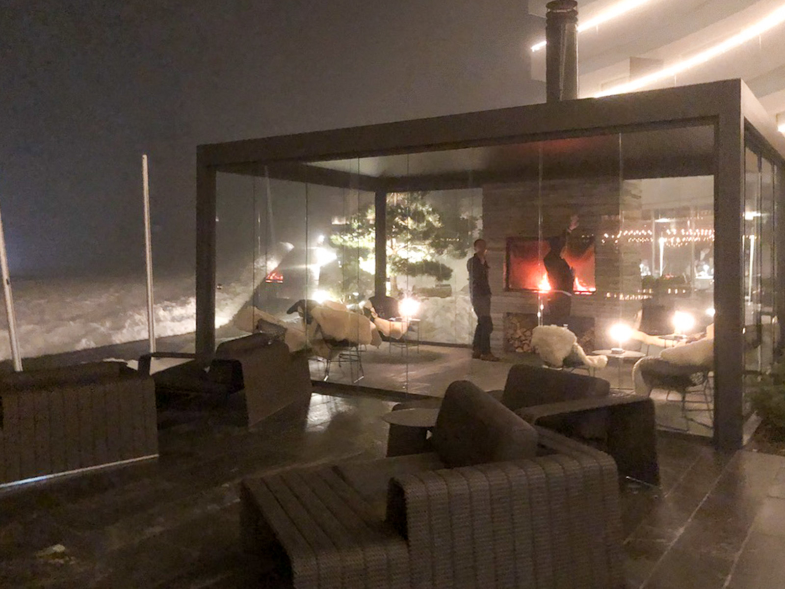 雪夜のガラスパビリオン